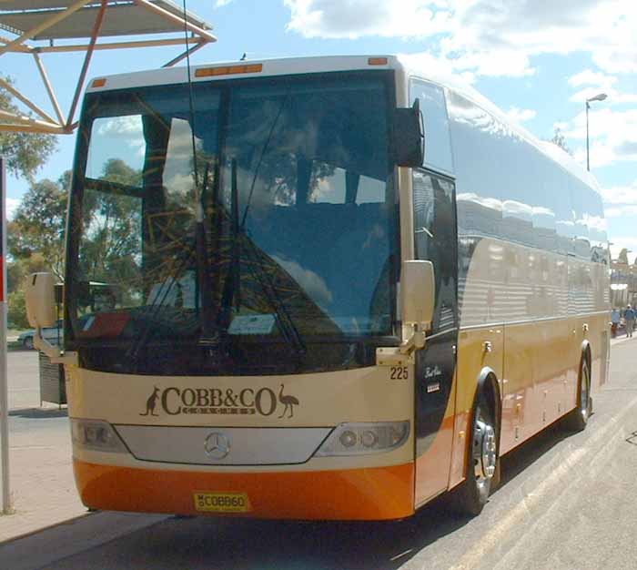 Cobb & Co Mercedes Benz O500RF Autobus 225